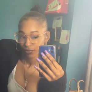 Meet your Posher, Makalah